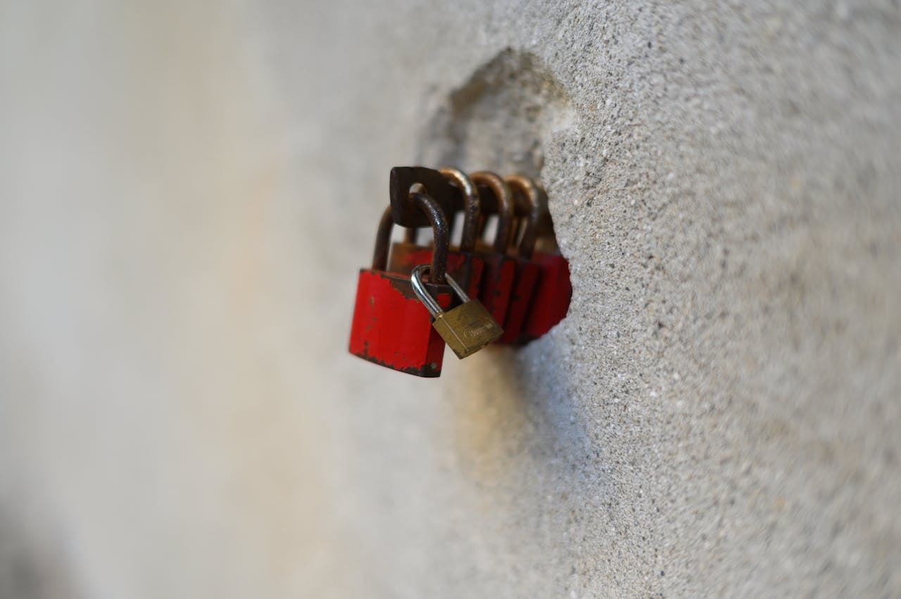 How Zero Trust Architecture Enhances IAM Security